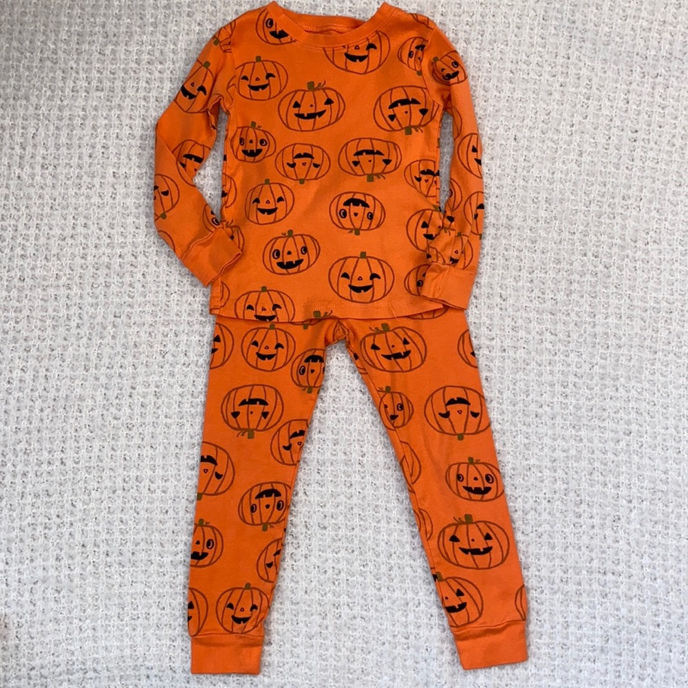 CARTERS HALLOWEEN 🎃 PJS